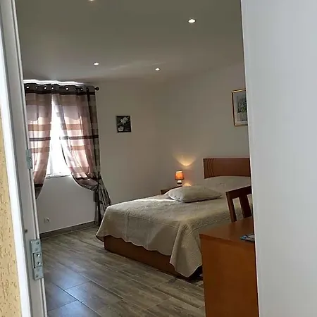 Alojamento de Acomodação e Pequeno-almoço Maison Tobias Bussy-Saint-Georges