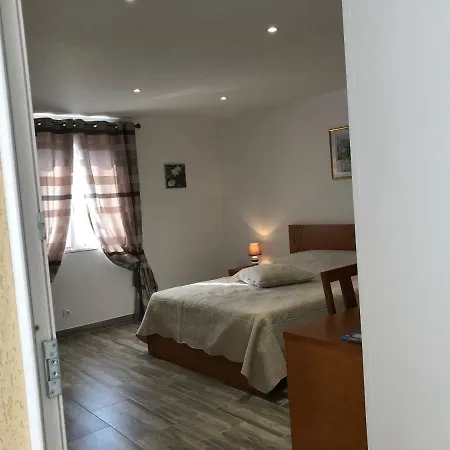 Bed & Breakfast Maison Tobias Bussy-Saint-Georges