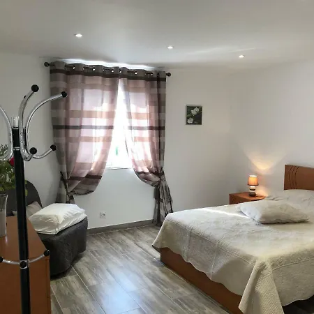 Maison Tobias Bed & Breakfast