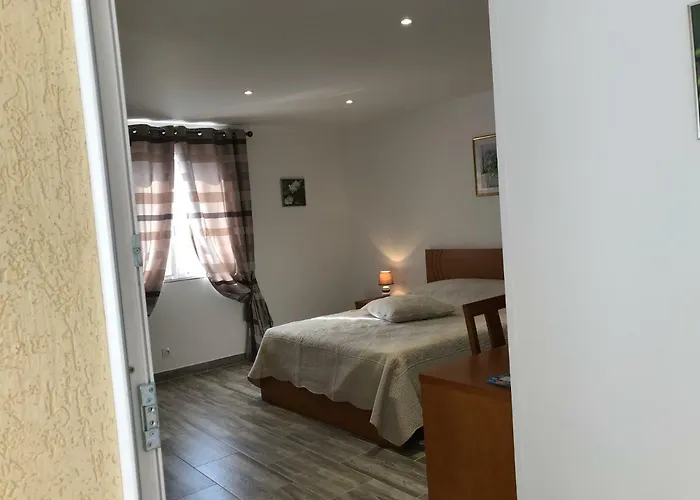 Bed & Breakfast Maison Tobias Bussy-Saint-Georges